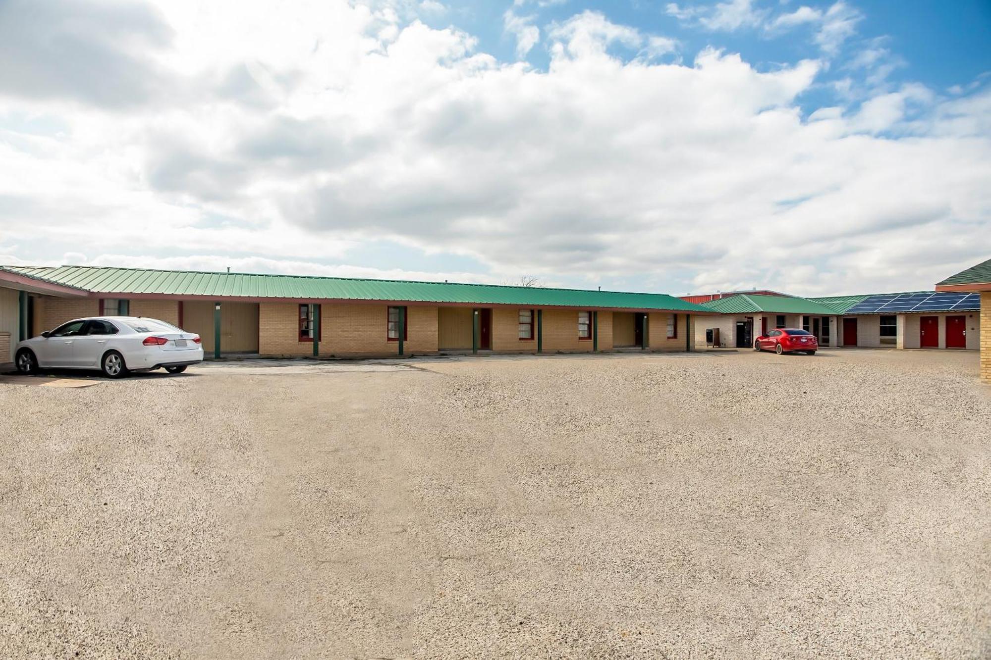 Oyo Tx - Richardson